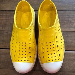 Yellow Natives size 4